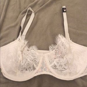 Victoria’s Secret unlined bra 32ddd